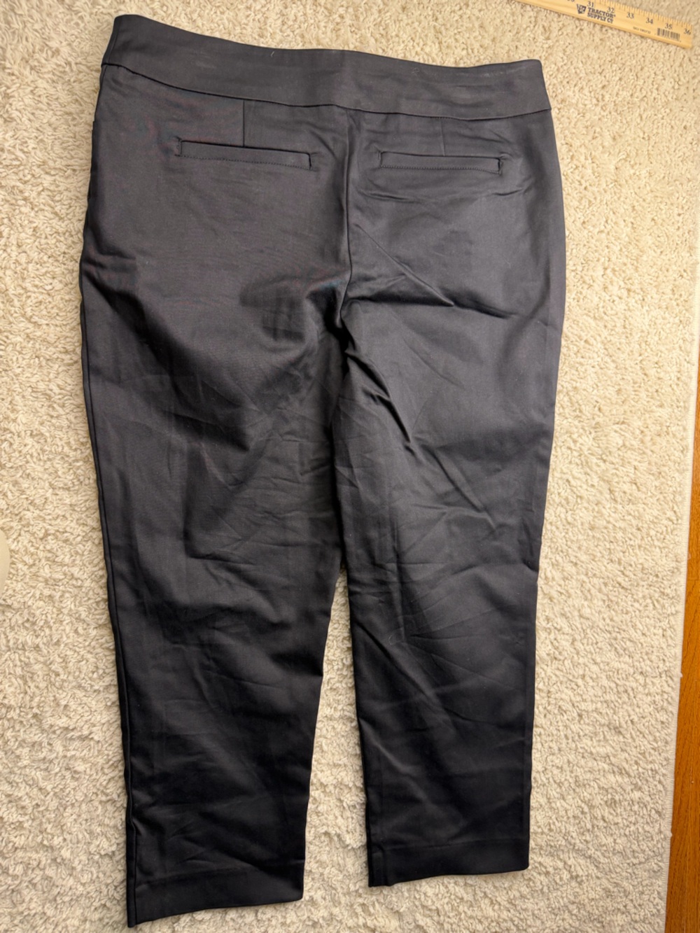 Women’s 16P Pull-On Black Capris - Picture 2 of 6